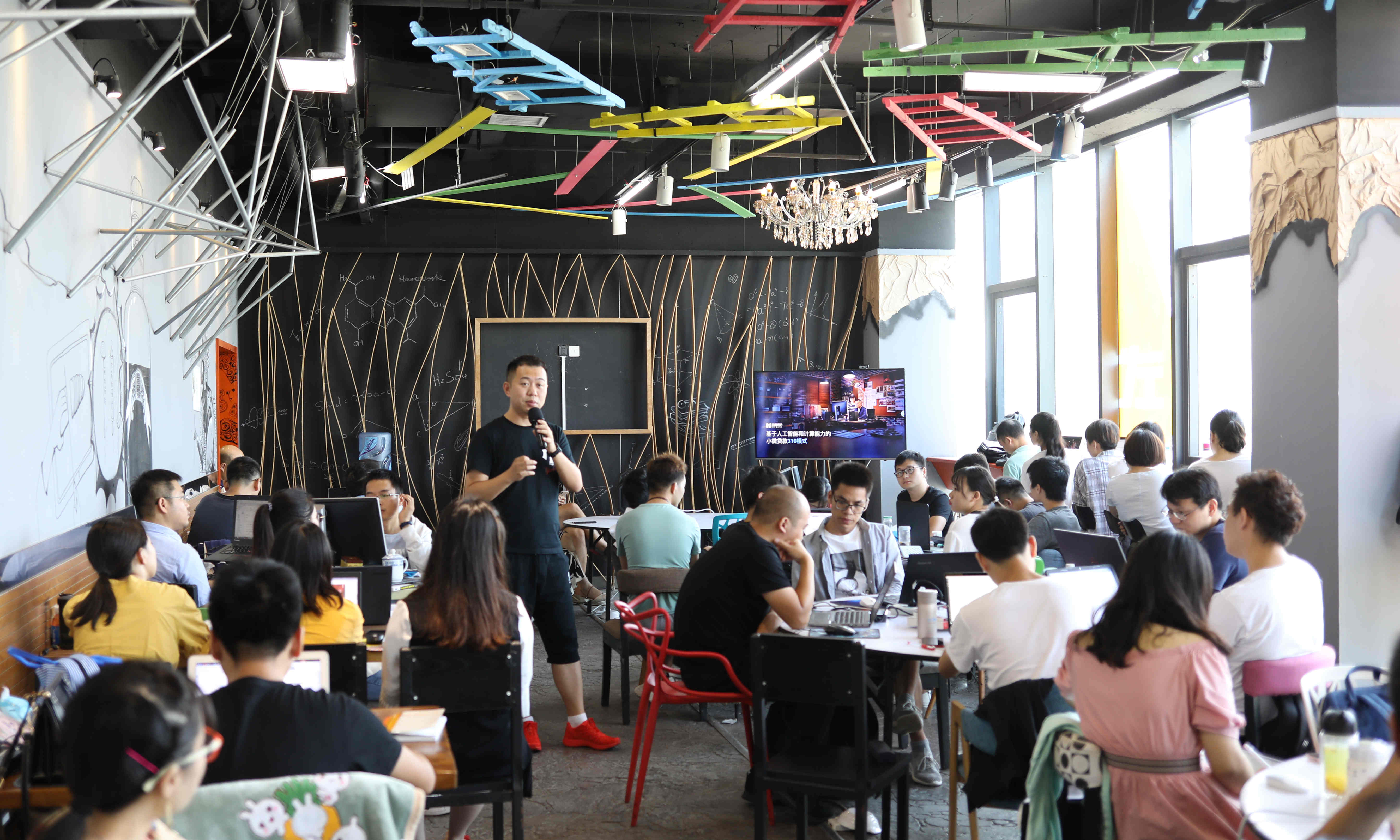 問(wèn)渠哪得清如許,為有源頭活水來(lái)——支付寶通信、加油行業(yè)總經(jīng)理刀火赴高陽(yáng)武漢分中心分享交流 問(wèn)渠哪得清如許,為有源頭活水來(lái)——支付寶通信、加油行業(yè)總經(jīng)理刀火赴高陽(yáng)武漢分中心分享交流